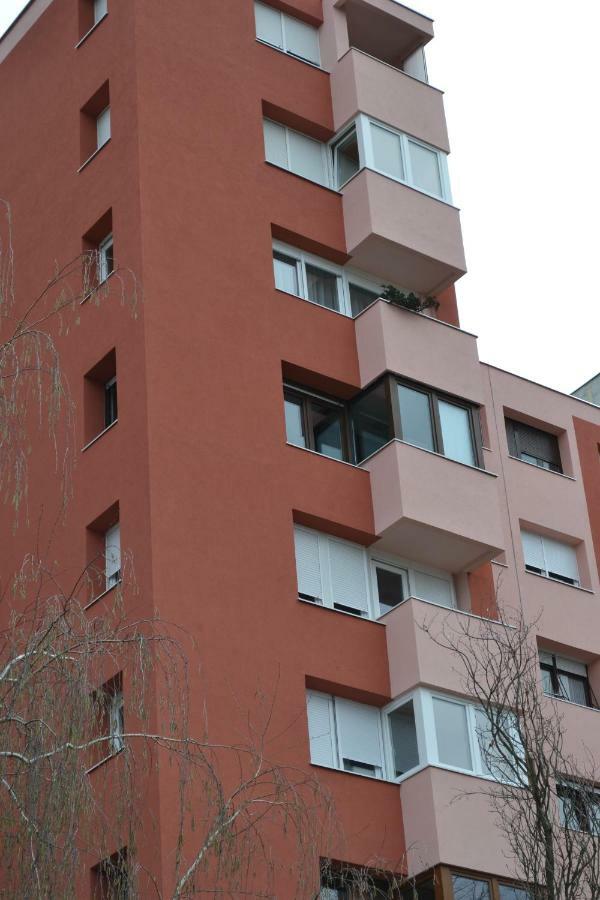 Fly Inn Велика-Горица Экстерьер фото